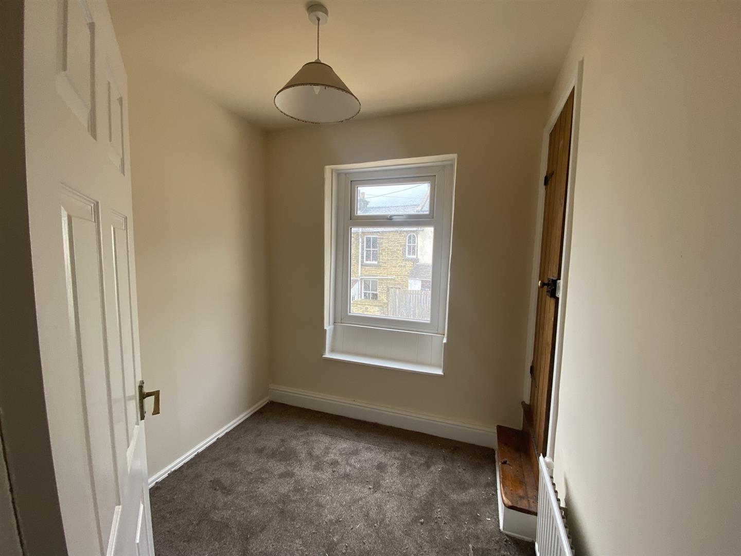 terraced house Let Agreed in Skipton - IMG_0203.JPEG